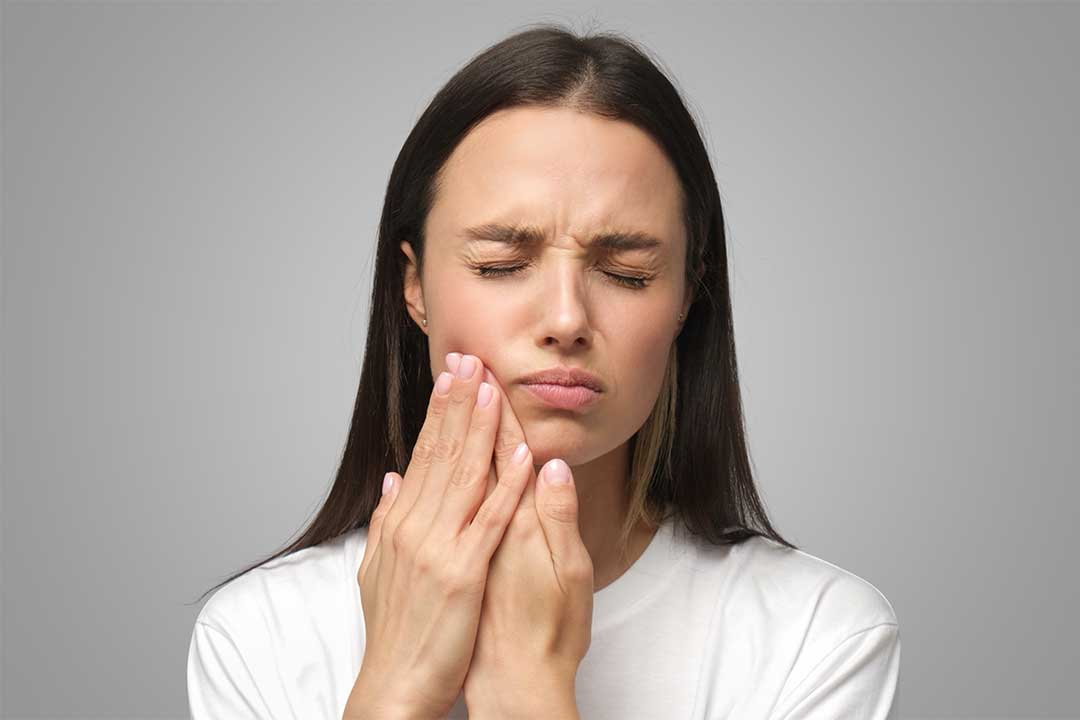 Most Common Symptoms of Dry Sockets and Tips to Avoid Them